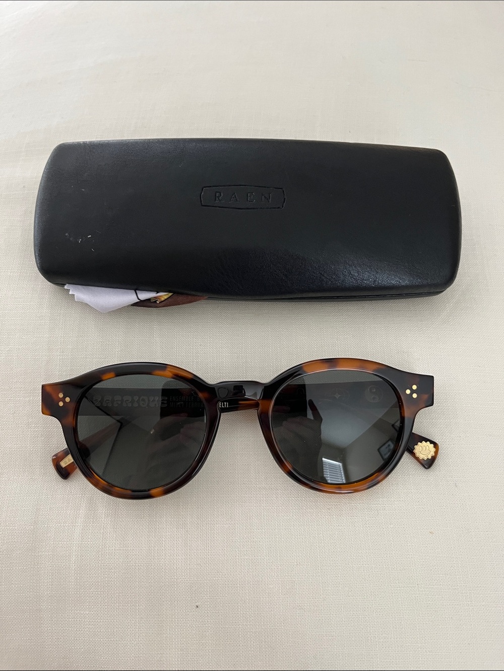 Raen Zelti Sunglasses in tortoise - Picture 3 of 4